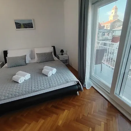 Old Varos Amazing View Apartman *