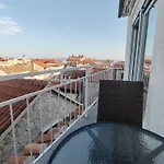 Old Varos Amazing View Apartman