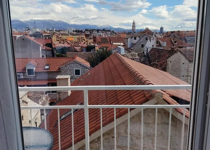 Old Varos Amazing View Split